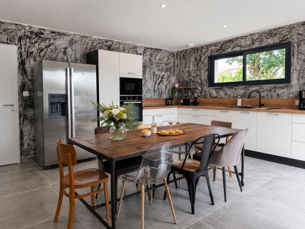 Maison contemporaine avec jacuzzi et espace exterieur - 2