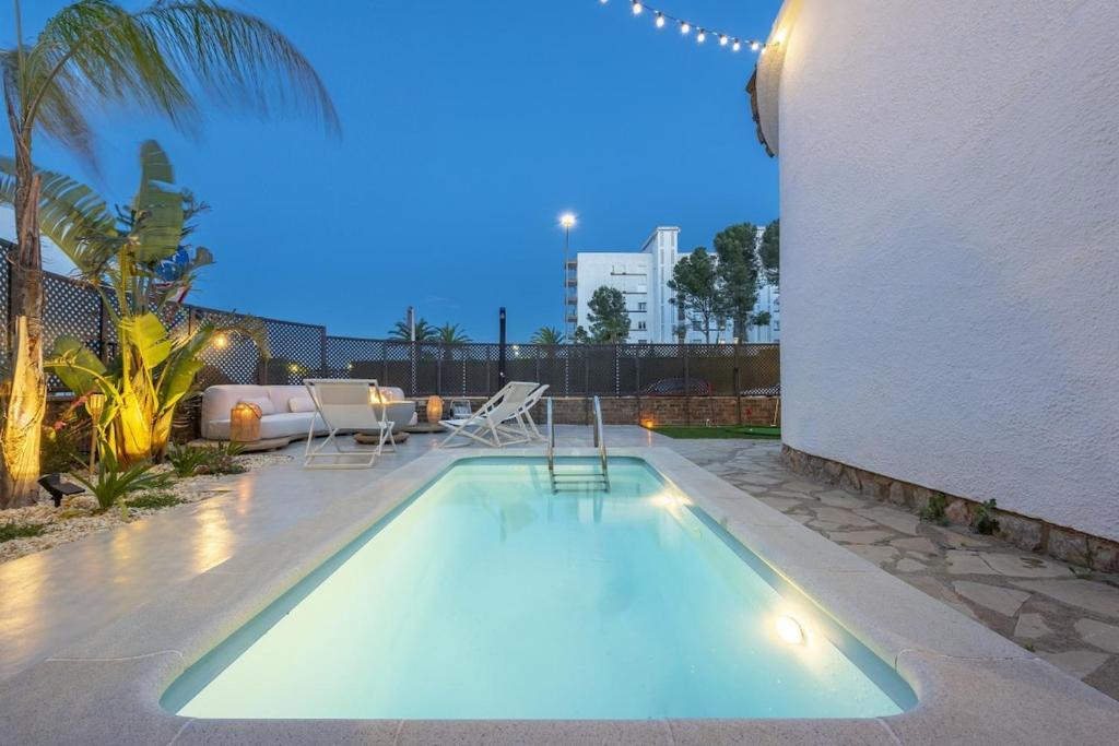 Vacalm Villa Judit - Beachfront Villa with Pool, Spa, BBQ, Fire Pit & Mini Golf - 2