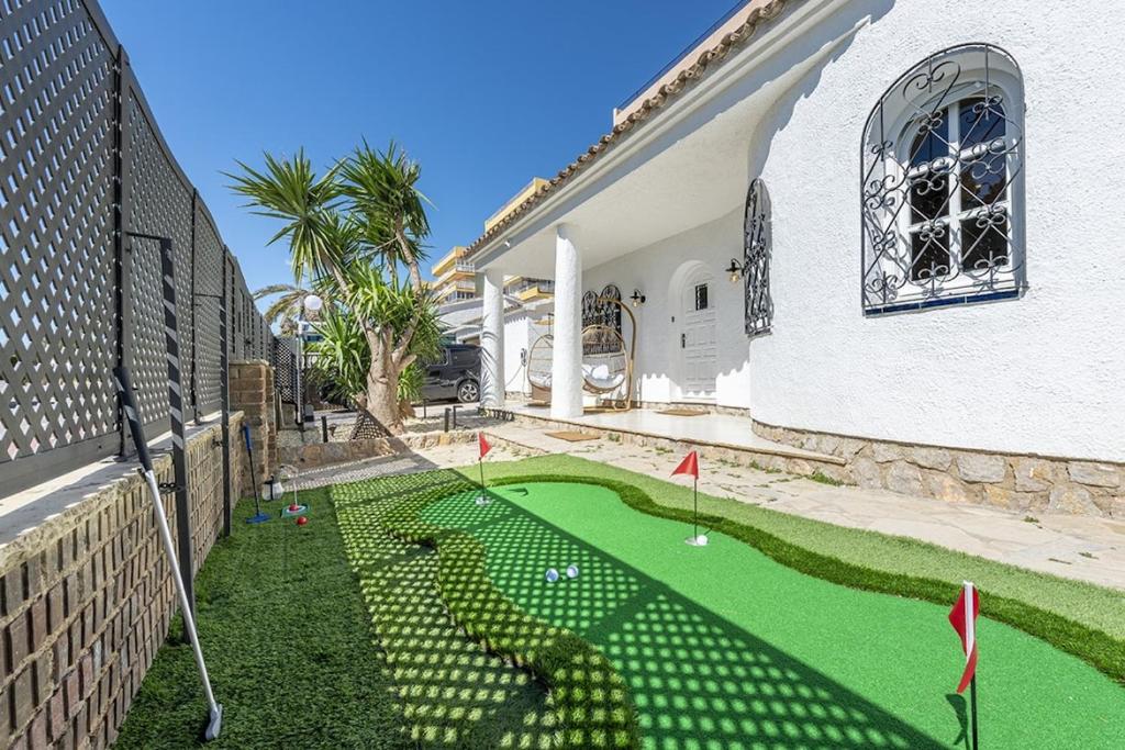 Vacalm Villa Judit - Beachfront Villa with Pool, Spa, BBQ, Fire Pit & Mini Golf - 5