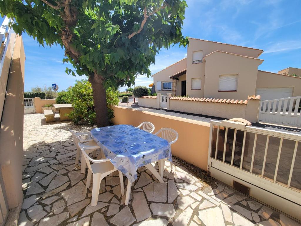 Bel Appartement Face à la mer, au RDC d'une maison en cours de classement meublé, 4 couchages, WIFI, PORTIRAGNES PLAGE LXBFM26 - 2