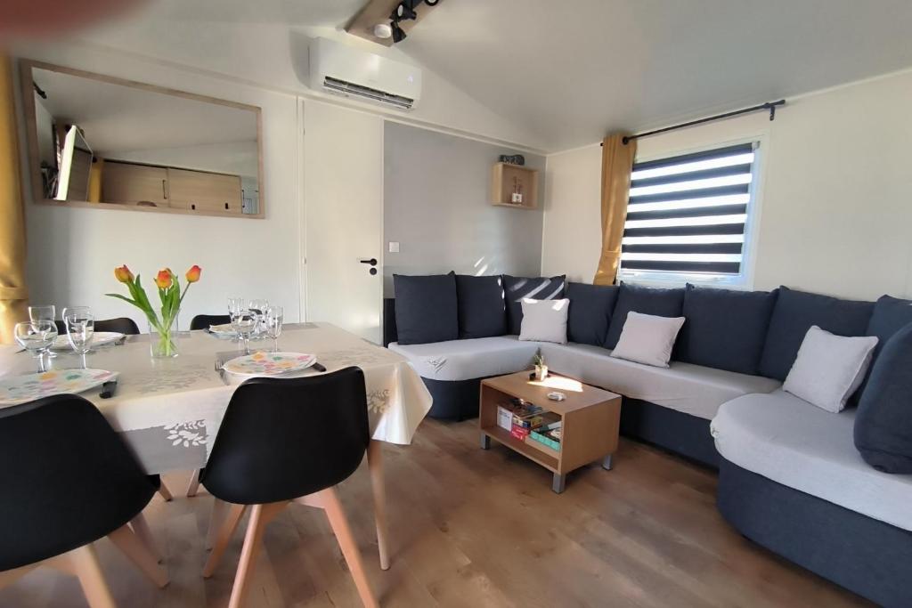 Mobilhome 3 chambres avec terrasse et magnifique jardin - 3