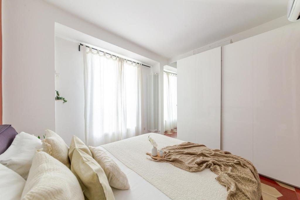 Characteristic one bedroom Apartment Columns of San Lorenzo - 2