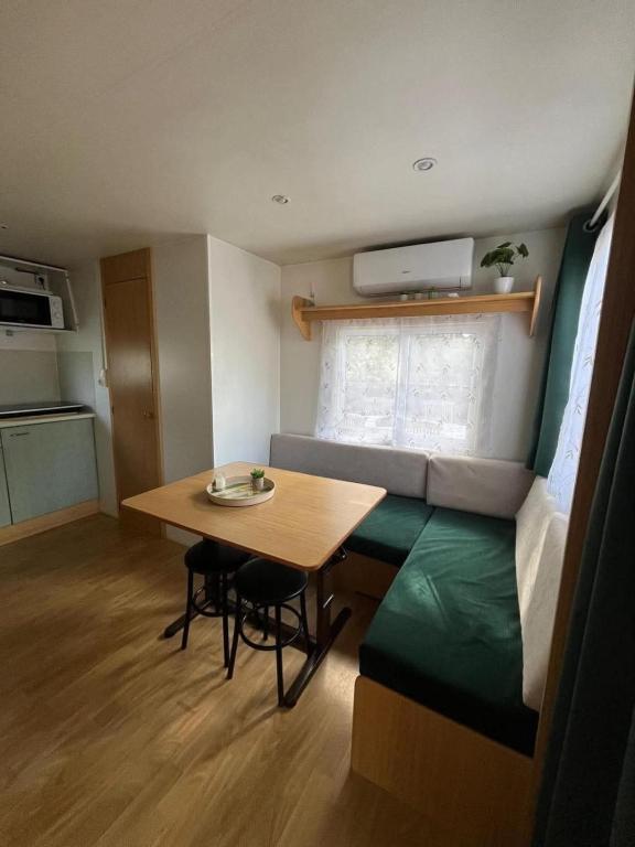 Bright chalet close to the beach and town centre - 2