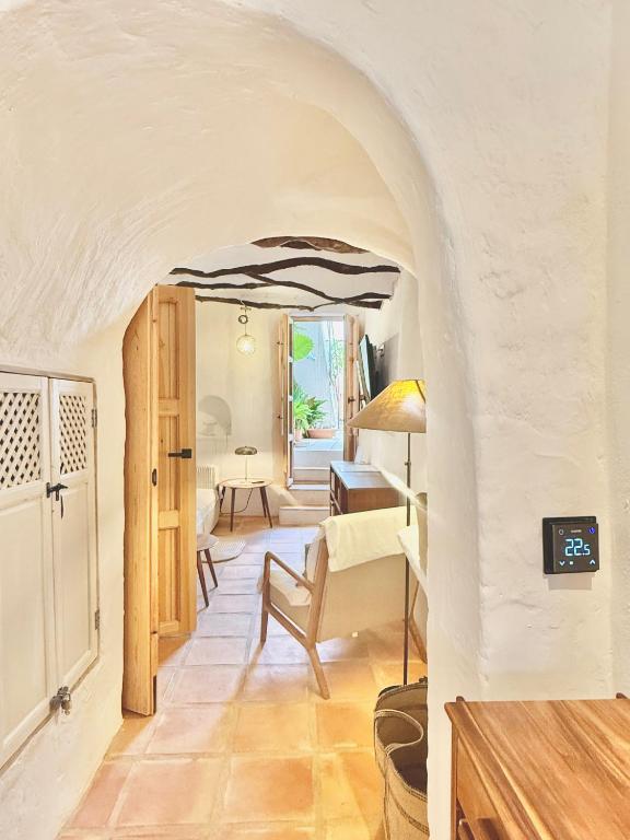 Charming Historic Townhouse with a Patio and Private Terrace in Mojácar Pueblo - 4