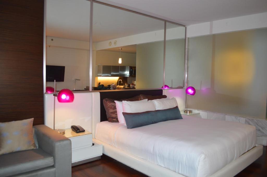 Palms Place