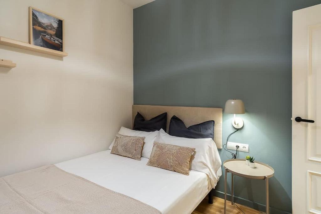 Modern stylish 3 bedroom Arco de Triunfo - 5