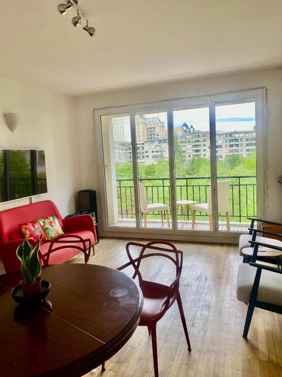 Apartment near Eiffel Tower - 1