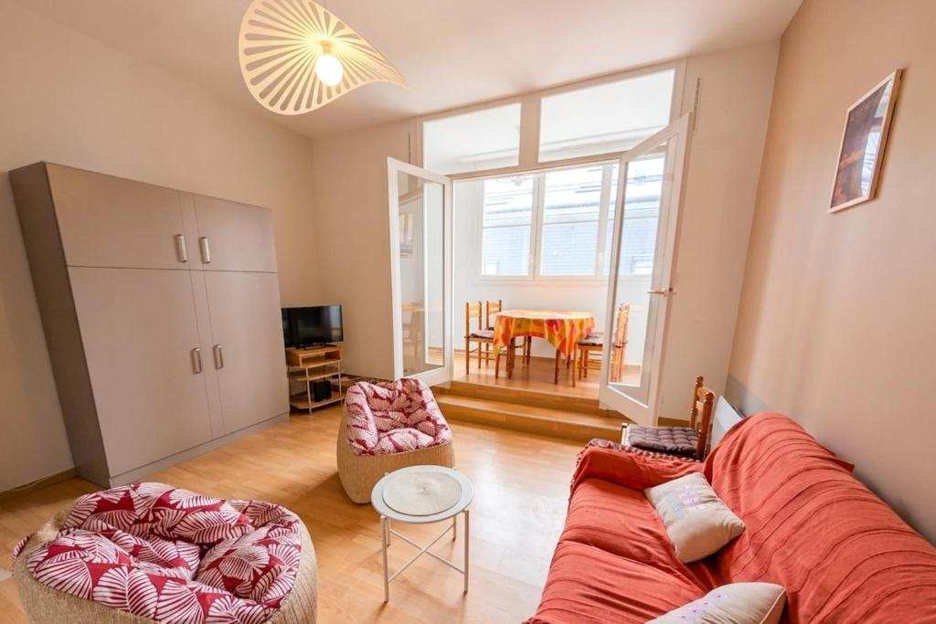 Centrally located apartment 50m from the beach - 1