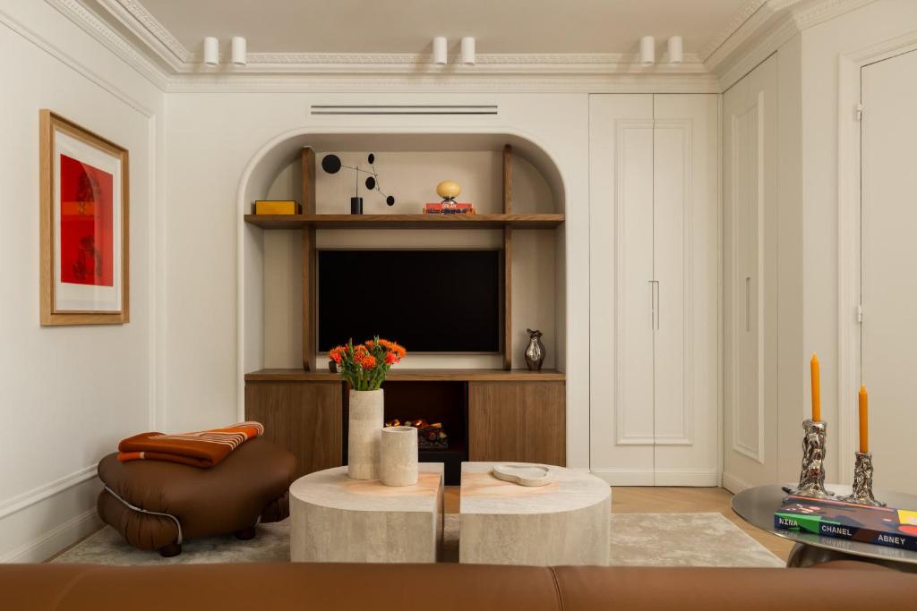 Saint Germain Luxury 4BR 8P with AC - 2