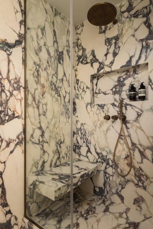 Saint Germain Luxury 4BR 8P with AC - 4