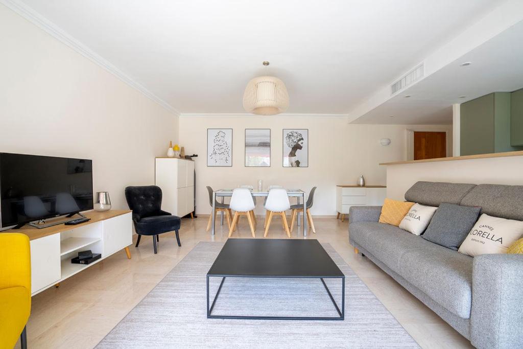 LE CORAIL spacieux avec beau et ample balcon, au centre, idéal pour familles et petits groupes - 1