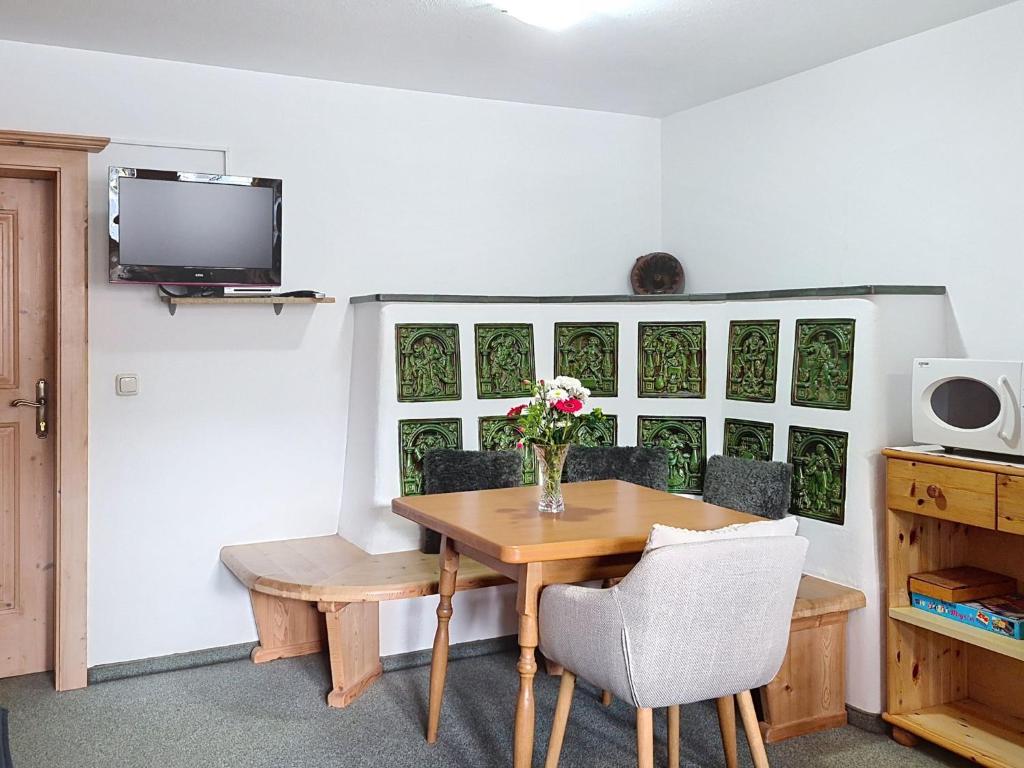 Apartment Eusch by Interhome - 3