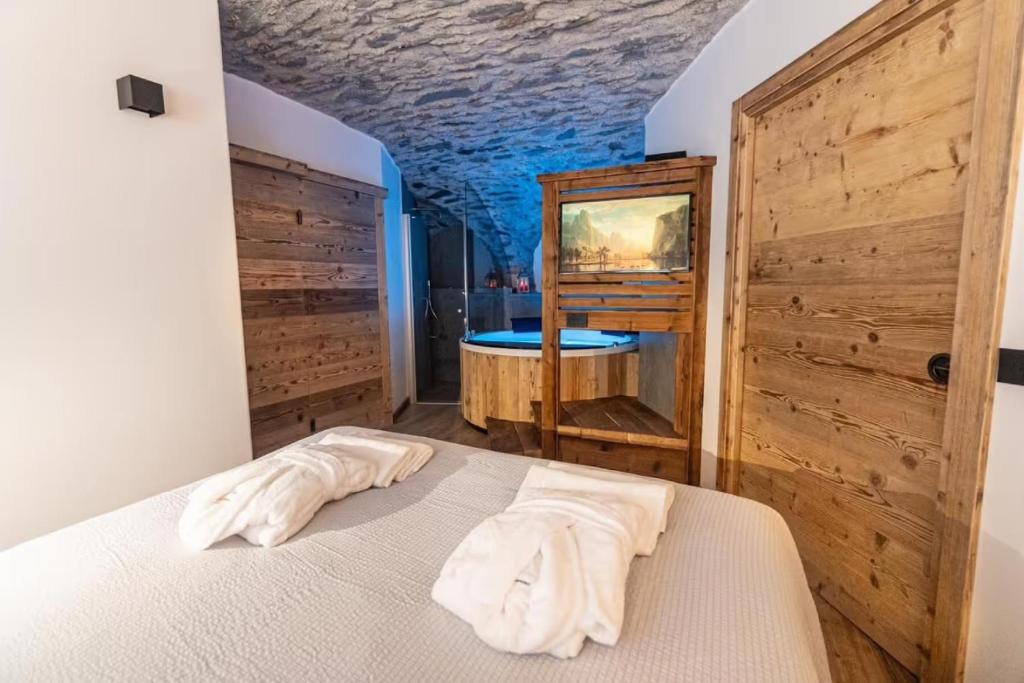 Giuly's Home Luxury - 1