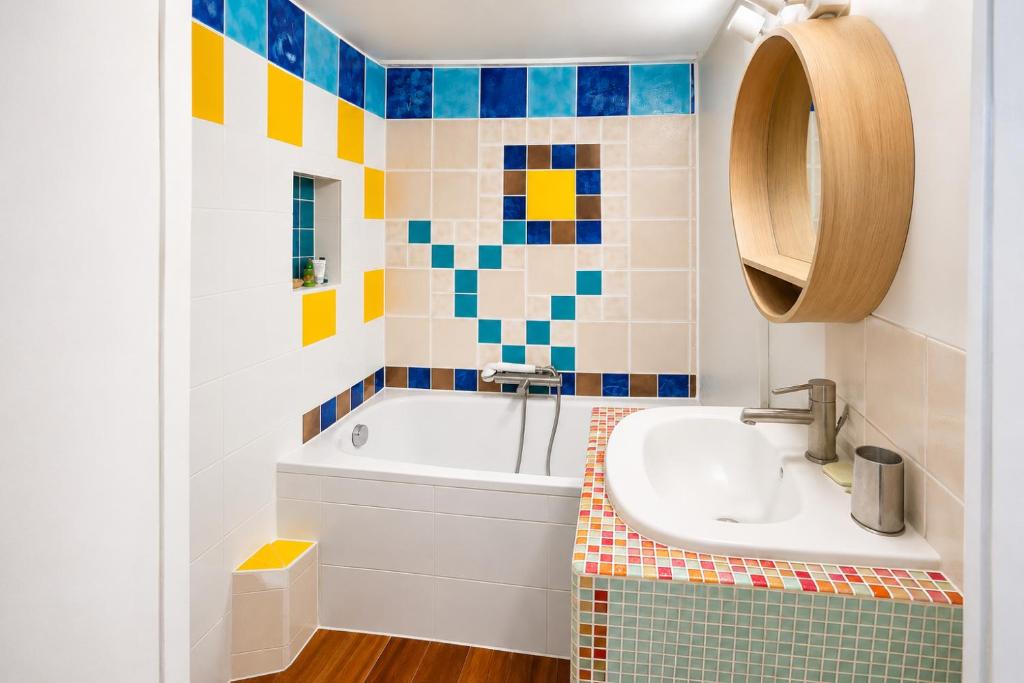 Joli studio, rue calme, prêt de Notre Dame de Paris - 3