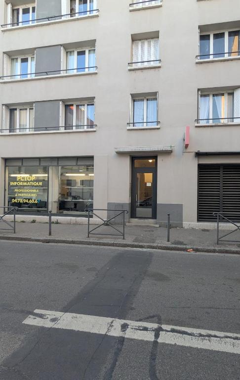 Bienvenue chez Ed T4 cocon bien équipé avec garage et proche transports - 2