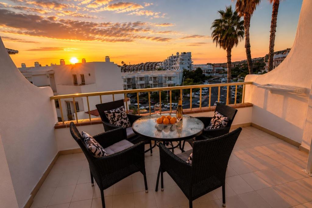 Los Cristianos 1 Bed Apartment - 1