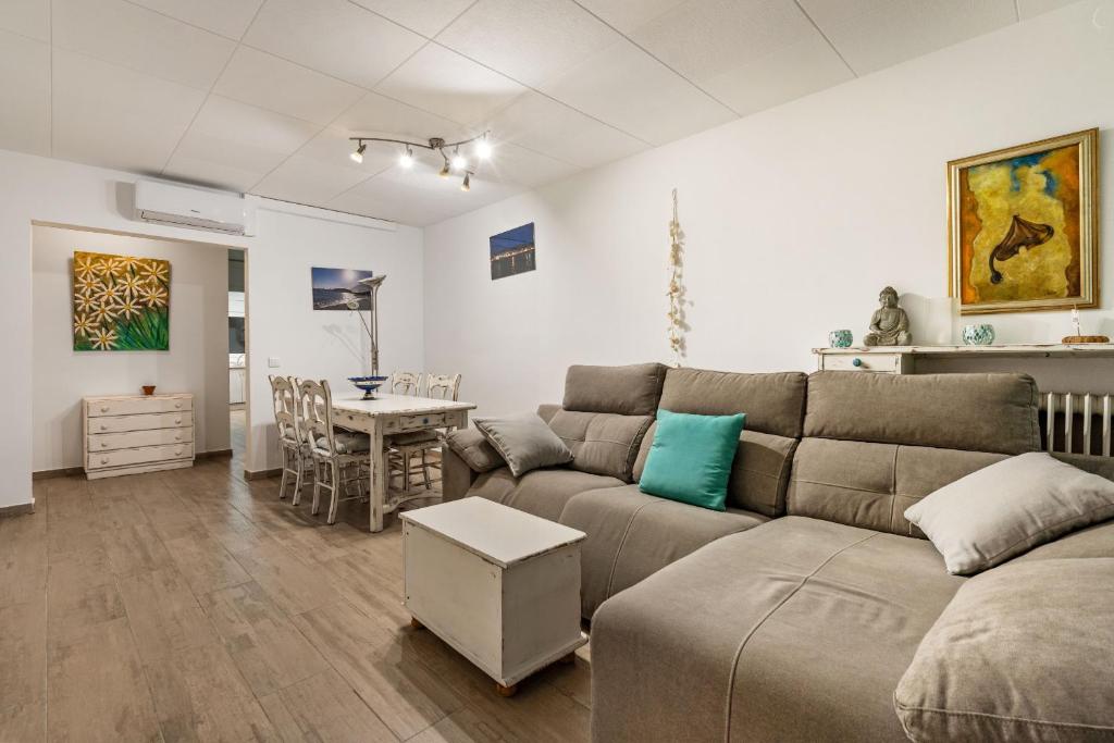WELCS APARTAMENTO 389 EMP con terraza cerca del mar - 3