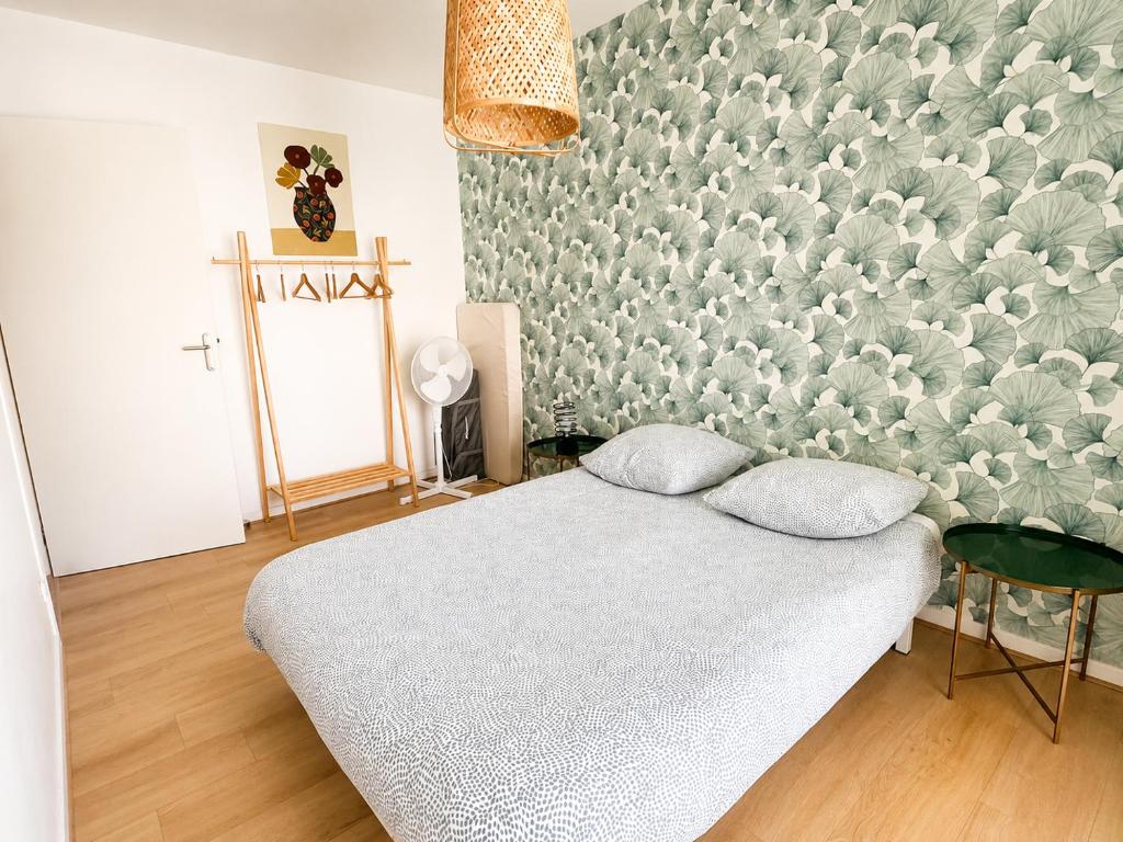 Cosy T2 de 50 m² Centre-Ville avec Garage & Balcon - 3