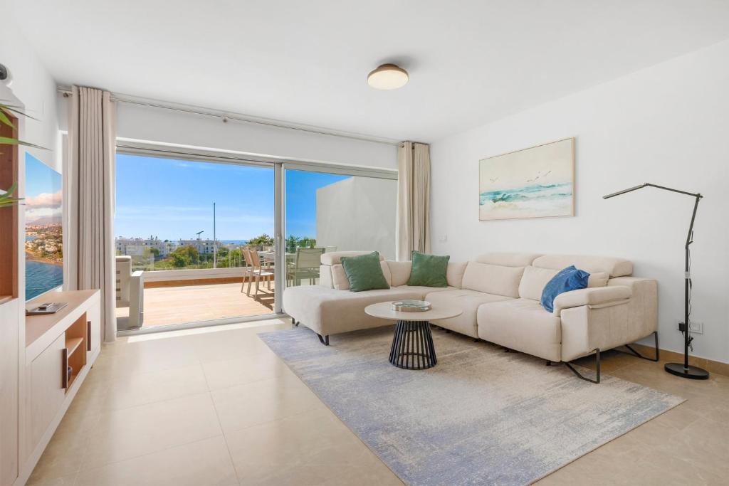 Peaceful Estepona Escape with Terrace Pool - 5