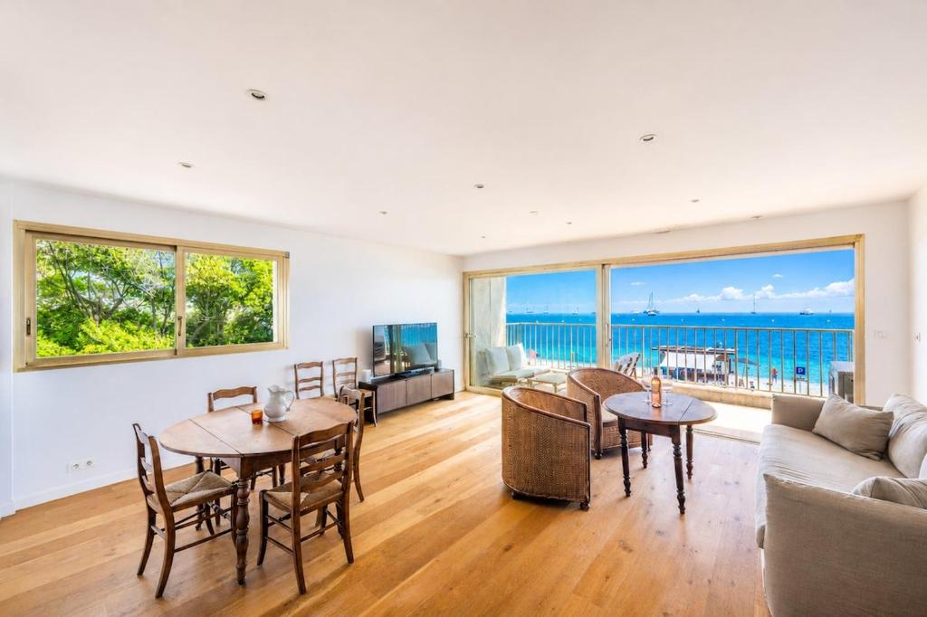 Beachfront Antibes Sea View 2 Bedrooms - 1