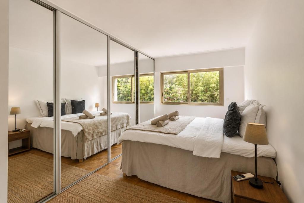 Beachfront Antibes Sea View 2 Bedrooms - 4