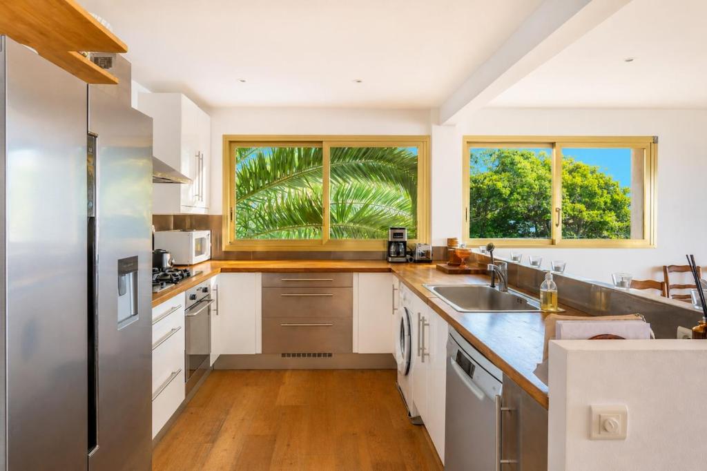 Beachfront Antibes Sea View 2 Bedrooms - 5