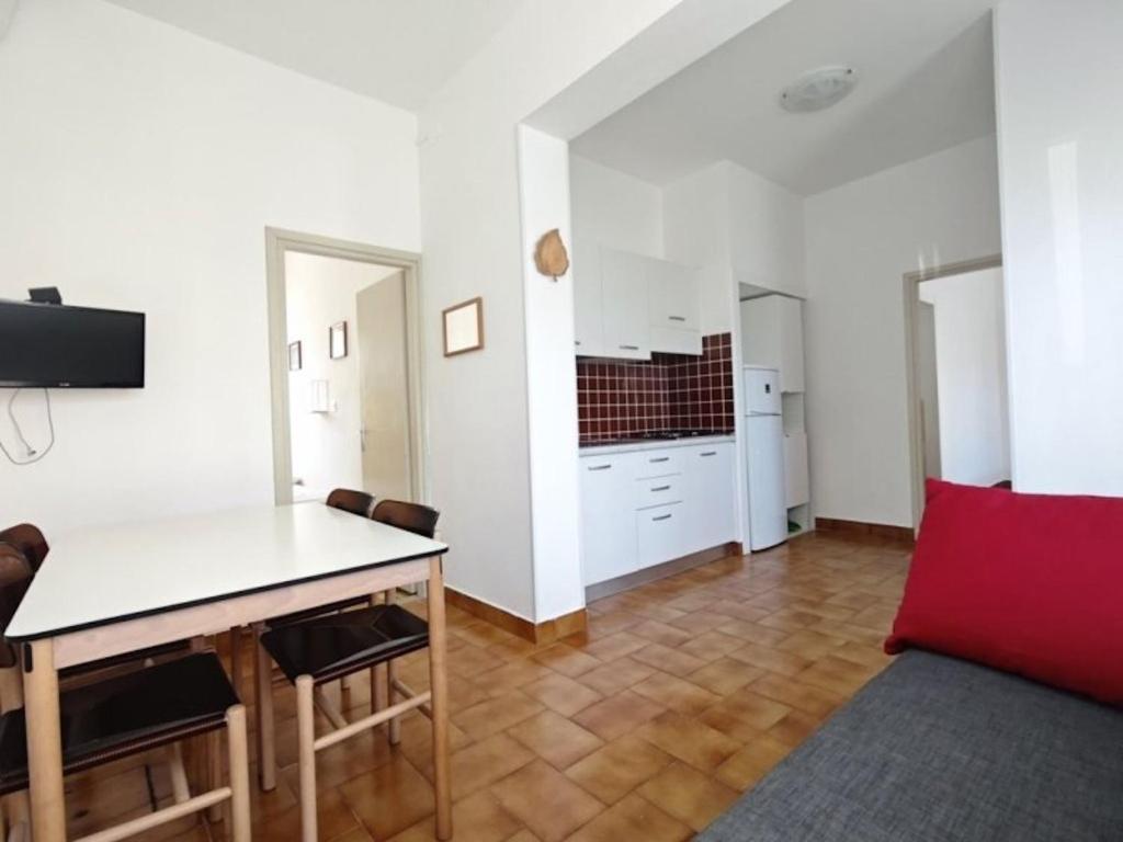 Two-bedroom flat a few steps from the beach - 2