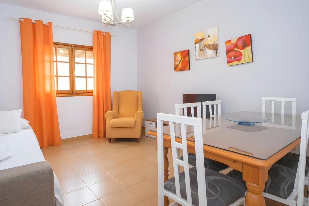 Nuevo Apartamento con Balcones y Aire solo familias y parejas - 3