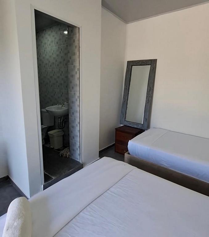 Habitaciones Amobladas en el Pueblo de Barú - 4