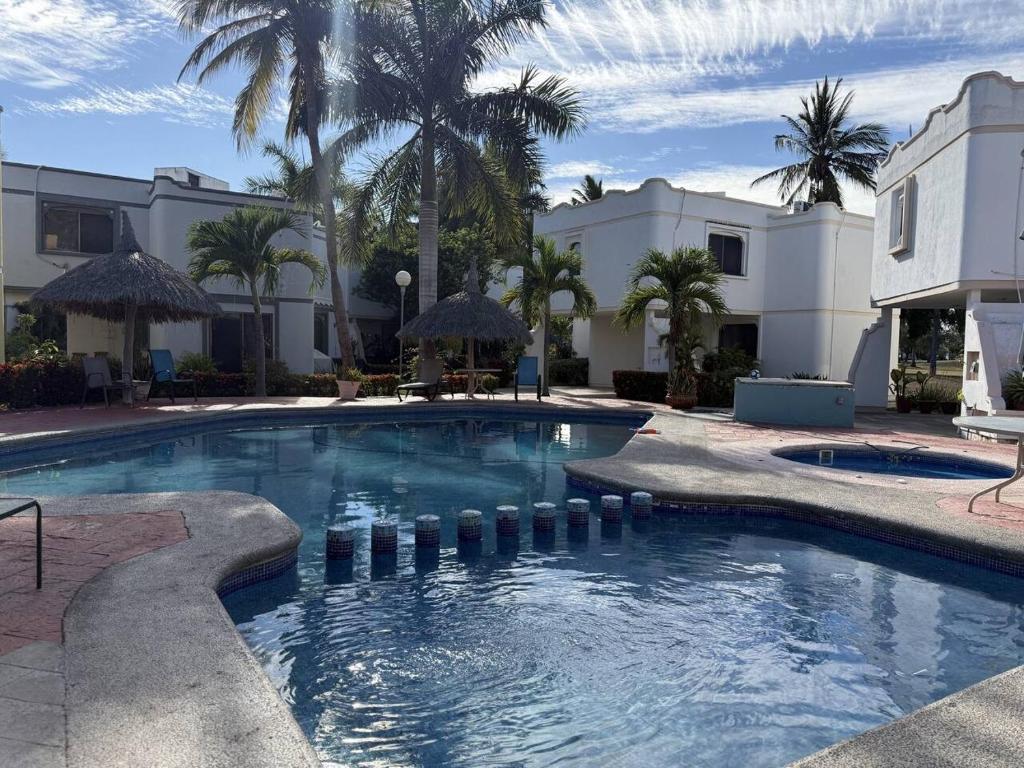 Casa Exclusiva en El Cid - 1