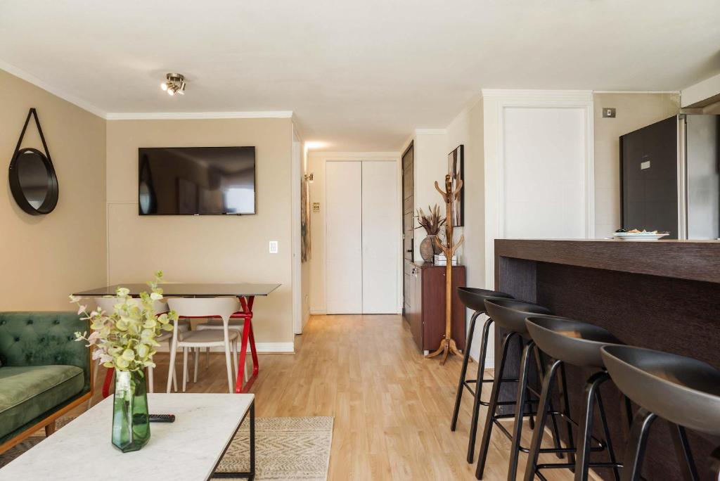 Las Condes Modern Apartment 2BR2BA Pool & Views - 4