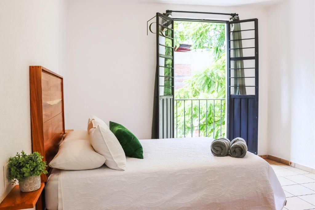 SAVIA CORAZÓN - 3BR 2BA Upstairs Apartment with Private Terrace - 4