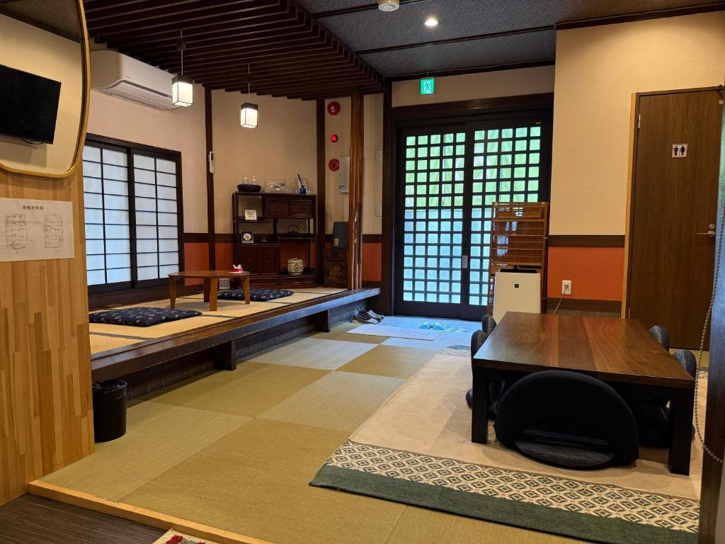 民泊利休