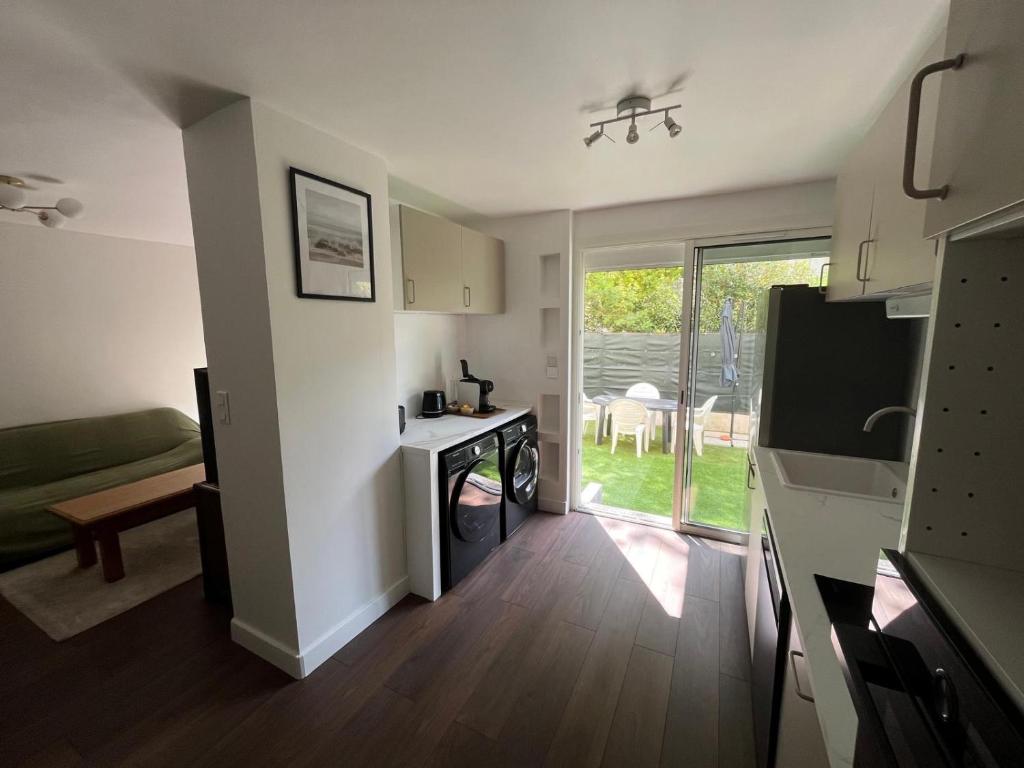 Appartement T2 Terrasse 50m2 plein sud Parking 5 min de la plage - 1