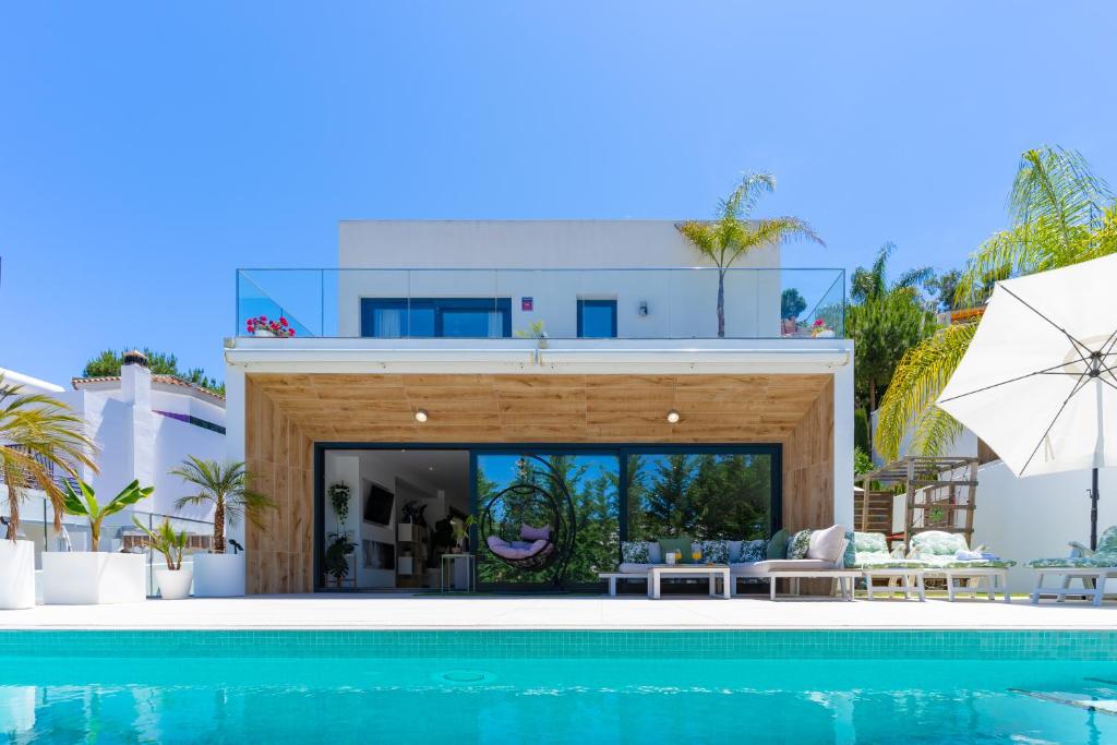 Villa Foresta with Pool & Garden by Stay Belonio - 3