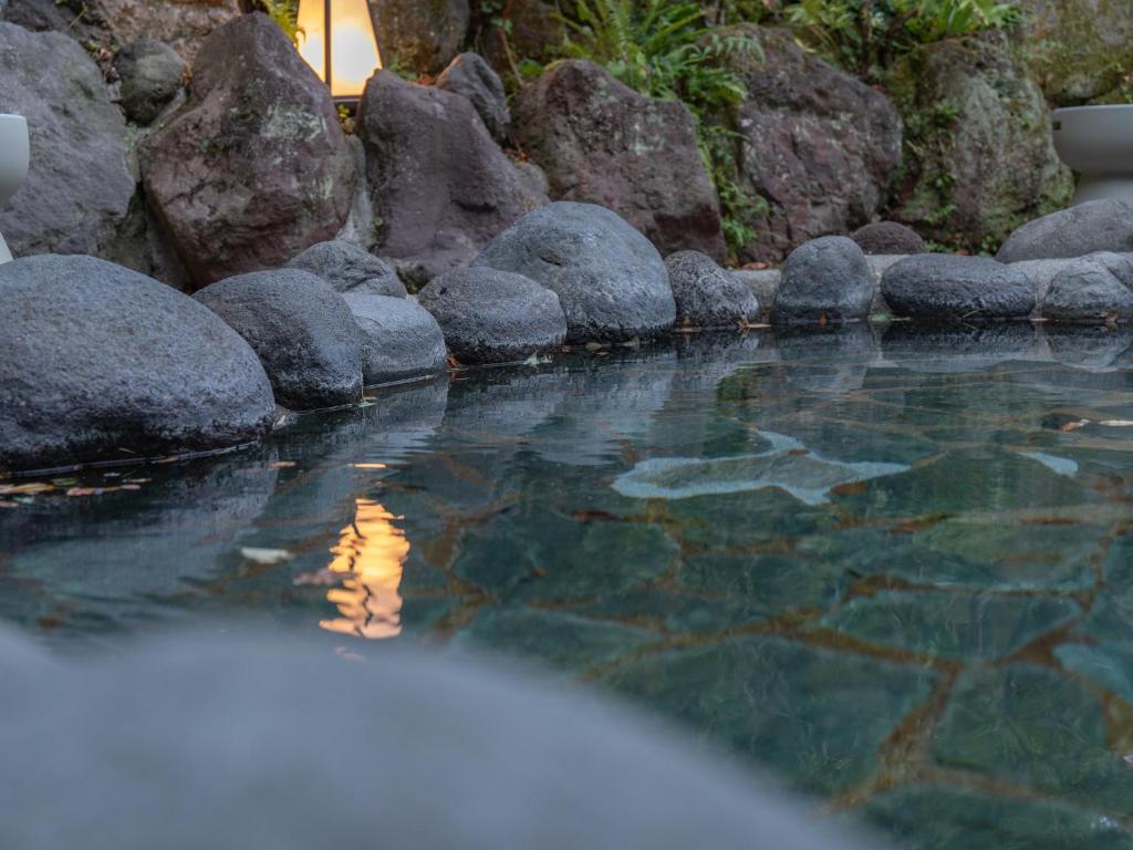 Hot spring bath