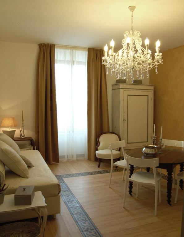 Suite con due bagni ,in centro ,con parcheggio e prima colazione - 3