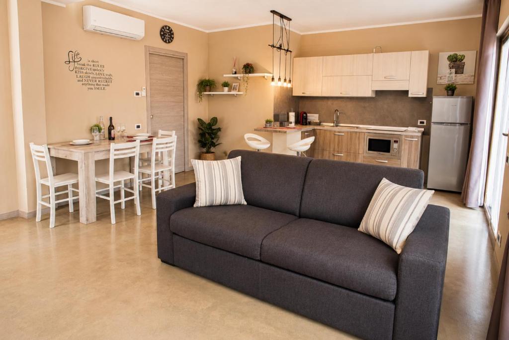 Vanda Luxury House near Gardaland and Garda Lake - 1