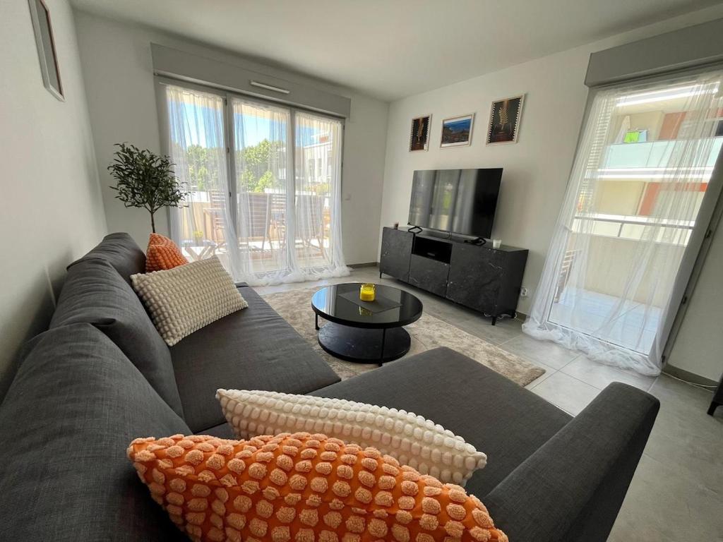 Apartment with Pool & Large Terrace - 2