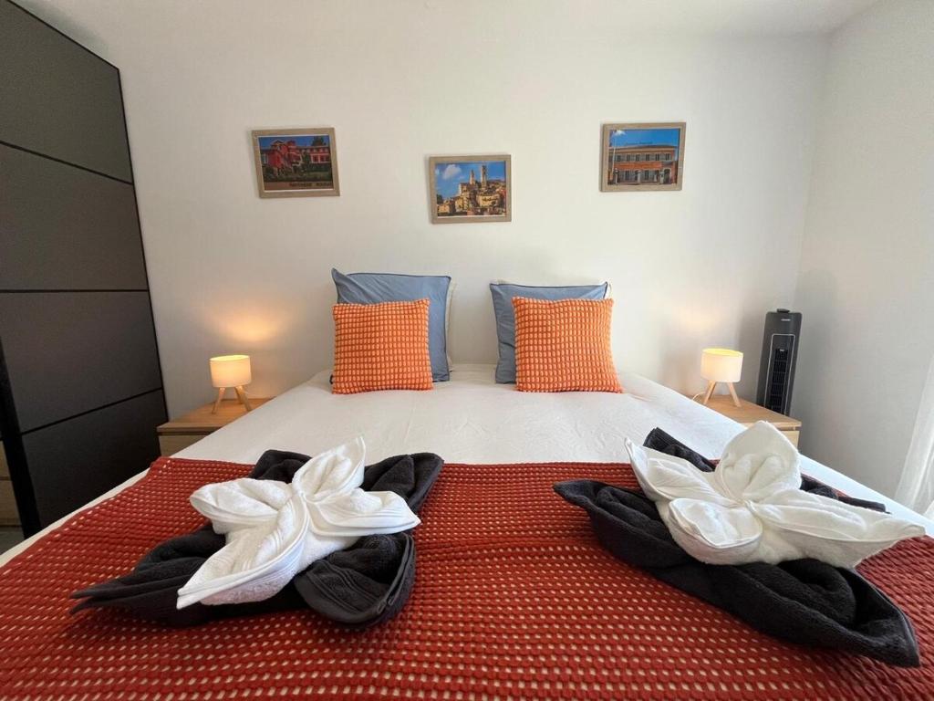 Apartment with Pool & Large Terrace - 3