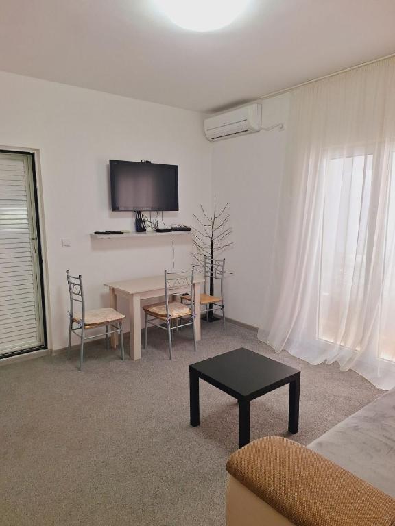 Two-bedroom apartment in the center of Budva - 1