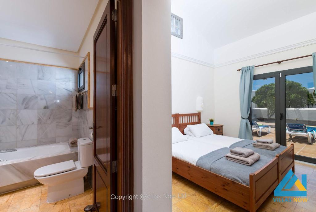 Villa Del Faro - Sunshine Awaits by Villas Now Ltd - 5