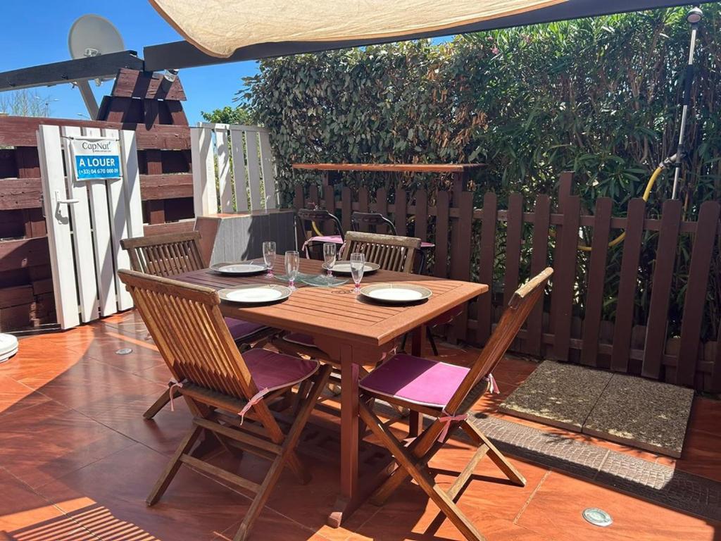 Villa climatisée 35m² avec terrasse, Capacité 2-4 pers., Parking - FR-1-867-5 - 2