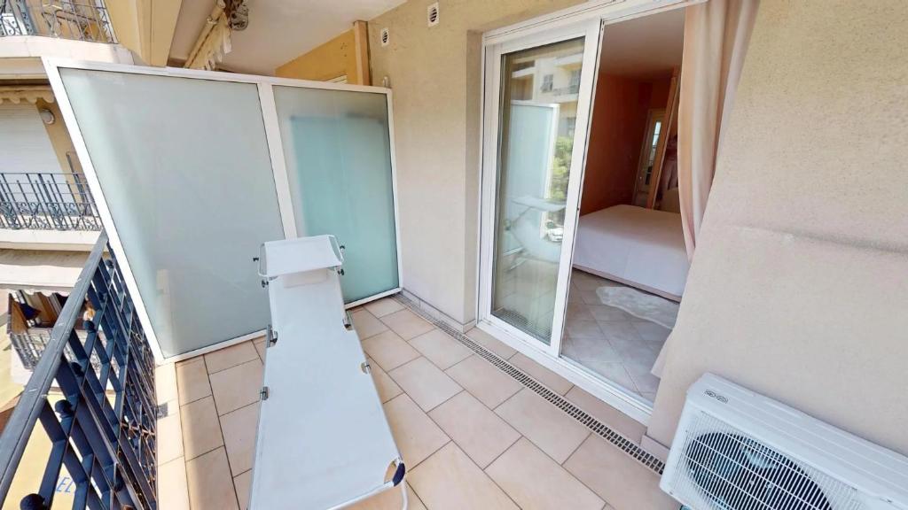 117VB - Beau 2P face mer avec terrasse et parking - 2