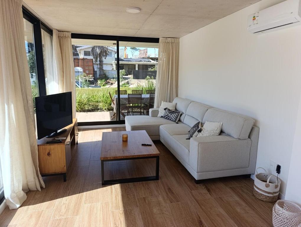 New apartment on the waterfront in Pinares - 1
