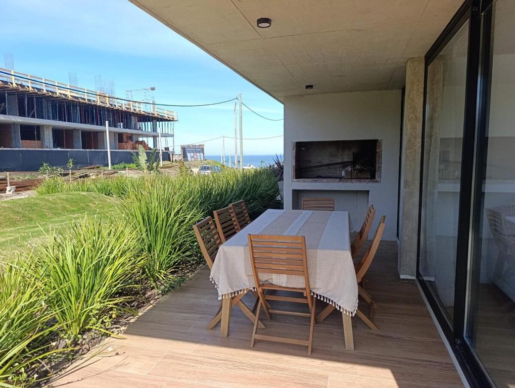 New apartment on the waterfront in Pinares - 2