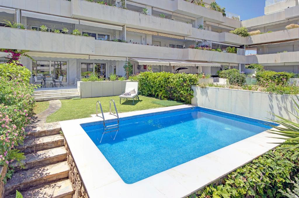 Beachfront Luxury Apartment with Private Pool - 4