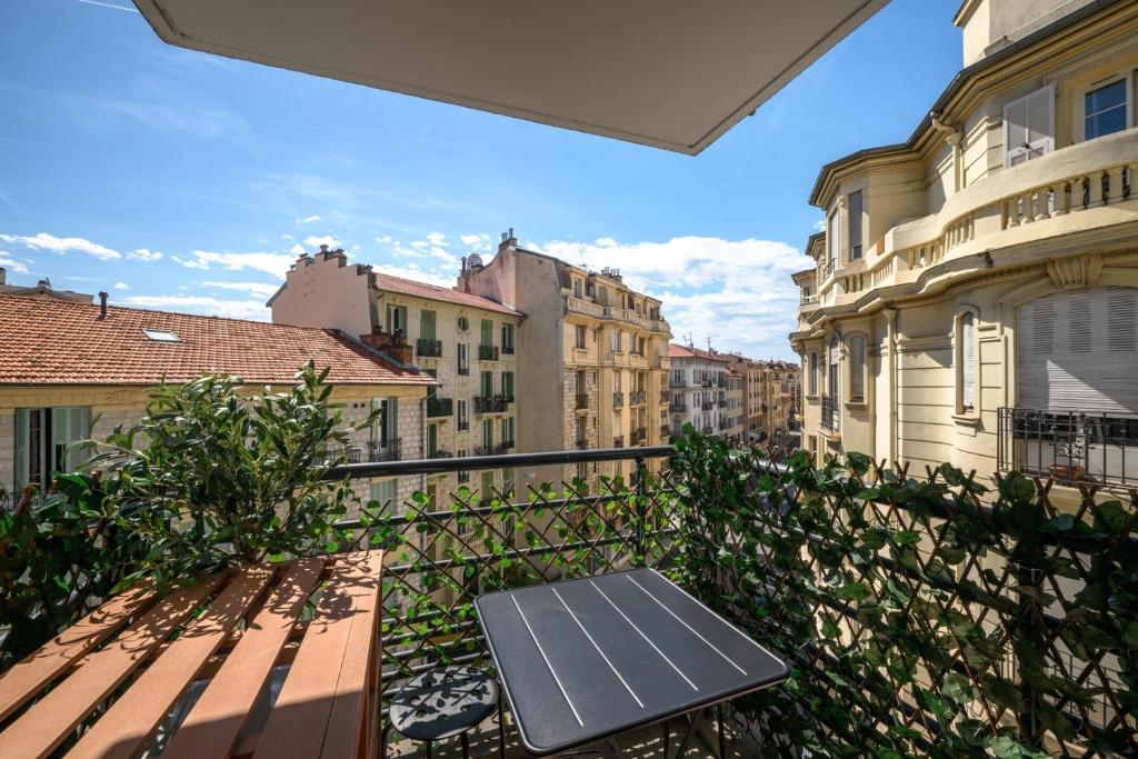 Stunning & Bright - 2 Bedrooms - Parking WiFi/AC - 5