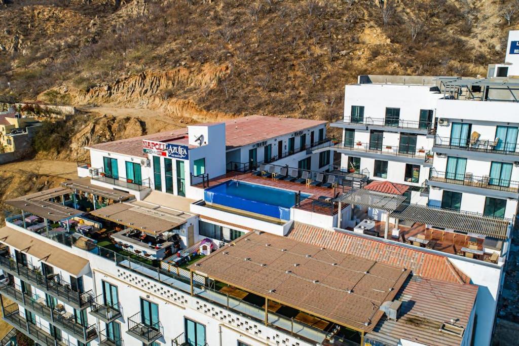 Dog-friendly Apartment with Rooftop Infinity Pool, Gym, Central AC & Balcony - 2