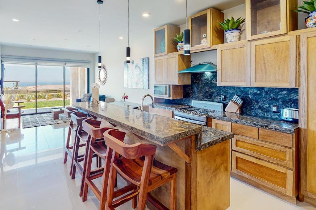 Ground-floor Condo with Ocean View, Pool, Gym, Hot Tub, & Washer/Dryer - 3